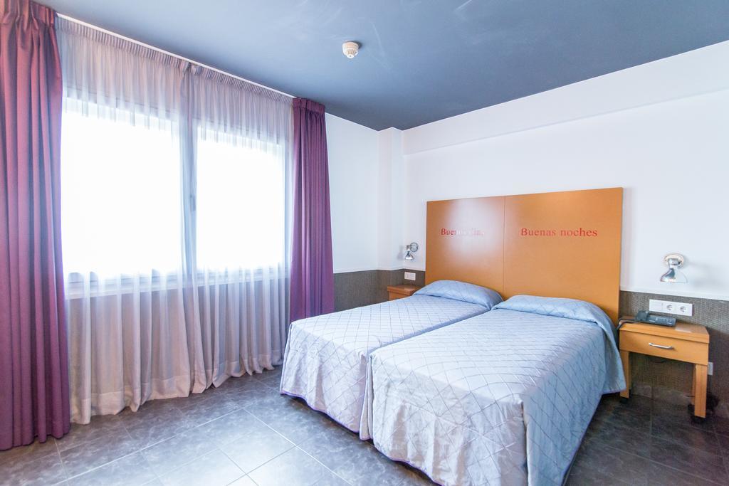 Camera Matrimoniale/Doppia con Letti Singoli con Bagno Privato